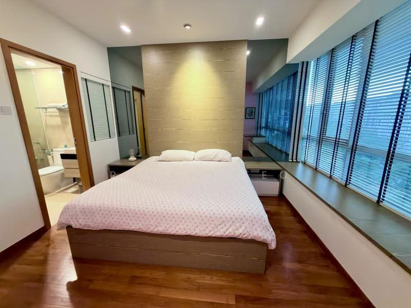 Hillvista, 1 Elizabeth Drive, Dairy Farm / Bukit Panjang / Choa Chu Kang, 3 Bedrooms, 1,184 sqft, Condominium For Sale, by Rowena Teo, 500283284 - Master bedroom - PropertyGuru.com.sg