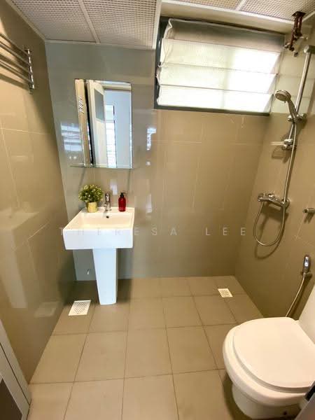 308A Punggol Walk, 308A Punggol Walk, Hougang / Punggol / Sengkang, 3 Bedrooms, 990 sqft, HDB Flat For Sale, by Theresa Lee, 500283291 - Common Bathroom - PropertyGuru.com.sg