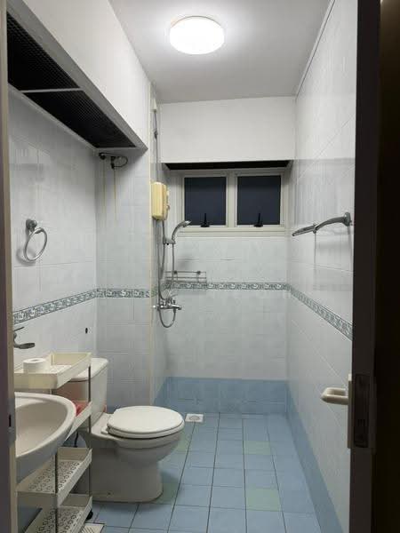 621 Bukit Batok Central, 621 Bukit Batok Central, Dairy Farm / Bukit Panjang / Choa Chu Kang, Room Rental, 100 sqft, HDB Flat For Rent, by Alex Teoh, 500283294 - Bathroom - PropertyGuru.com.sg