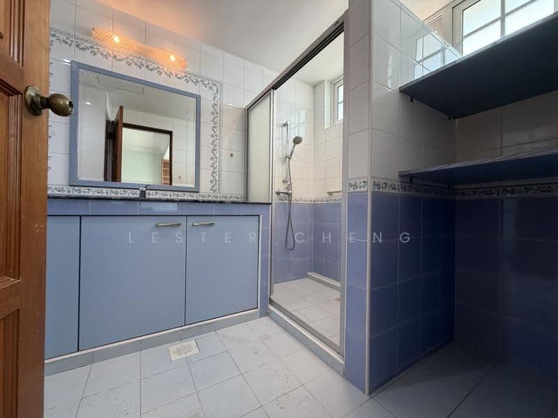 Semi-Detached Home, Coronation Road West, Tanglin / Holland / Bukit Timah, 5 Bedrooms, 3,000 sqft, Semi-Detached House For Rent, by Lester Cheng, 500283305 - Bathroom - PropertyGuru.com.sg