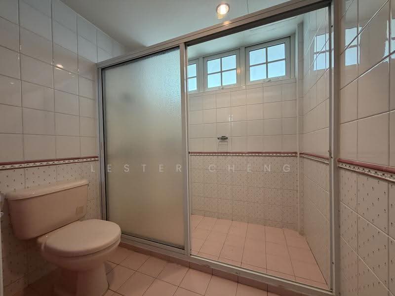 Semi-Detached Home, Coronation Road West, Tanglin / Holland / Bukit Timah, 5 Bedrooms, 3,000 sqft, Semi-Detached House For Rent, by Lester Cheng, 500283305 - Bathroom - PropertyGuru.com.sg