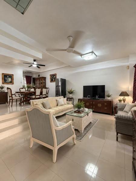 Cheapest 6 min walk to nex 9 min to Bartley, Hougang / Punggol / Sengkang, 4 Bedrooms, 2,600 sqft, Terraced House For Sale, by Frederick Koh, 500283309 - Living Room - PropertyGuru.com.sg