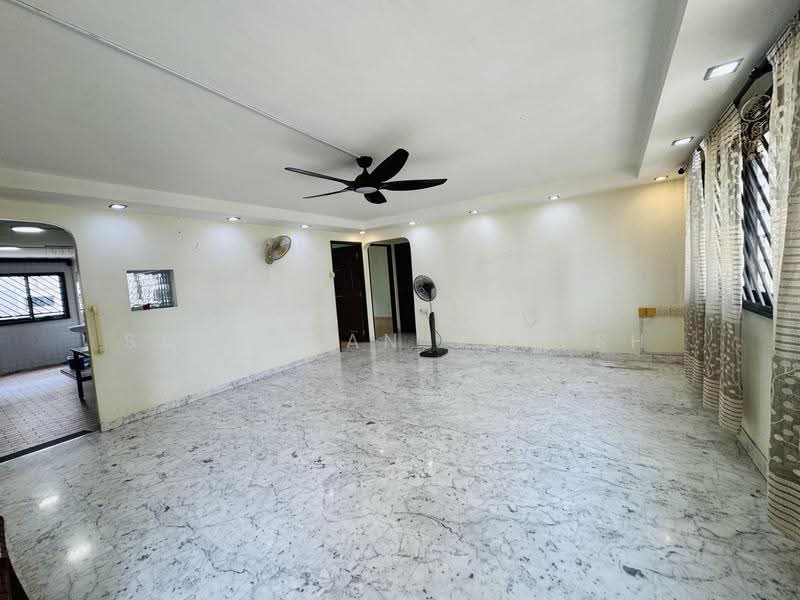 135 Bedok Reservoir Road, 135 Bedok Reservoir Road, Bedok / Upper East Coast, 3 Bedrooms, 1,109 sqft, HDB Flat For Sale, by Sankaran Suresh, 500283318 - Living Room - PropertyGuru.com.sg