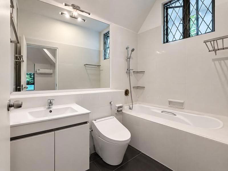 D10 Ford Avenue / Tanglin / Holland / Bukit Timah, Ford Avenue, Tanglin / Holland / Bukit Timah, 6 Bedrooms, 7,988 sqft, Good Class Bungalow For Sale, by Pauline Loh, 500283319 - Bathroom - PropertyGuru.com.sg