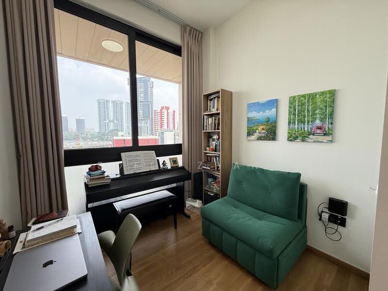 Peak Residence, 333 Thomson Road, Newton / Novena, 2 Bedrooms, 776 sqft, Condominium For Sale, by Sofia Zhang, 500283320 - bedroom - PropertyGuru.com.sg