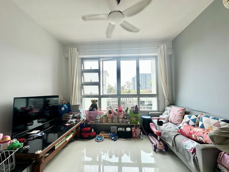 234A Sumang Lane, 234A Sumang Lane, Hougang / Punggol / Sengkang, 2 Bedrooms, 732 sqft, HDB Flat For Sale, by Liau Li Jun, 500283330 - Living Room - PropertyGuru.com.sg