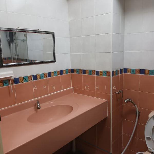 625 Senja Road, 625 Senja Road, Dairy Farm / Bukit Panjang / Choa Chu Kang, 3 Bedrooms, 1,001 sqft, HDB Flat For Sale, by April Chia, 500283349 - Bathroom - PropertyGuru.com.sg