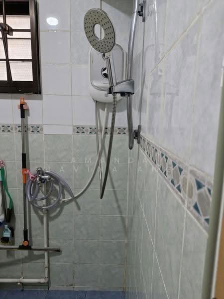 661C Jurong West Street 64, 661C Jurong West Street 64, Boon Lay / Jurong / Tuas, Room Rental, 100 sqft, HDB Flat For Rent, by Amanda Davina Ang, 500283352 - Bathroom - PropertyGuru.com.sg