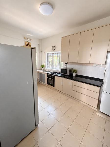 East Coast Hill, Sennett Terrace, Bedok / Upper East Coast, 5 Bedrooms, 3,300 sqft, Semi-Detached House For Sale, by Wilson Tong 董家鸿, 500283368 - Kitchen - PropertyGuru.com.sg