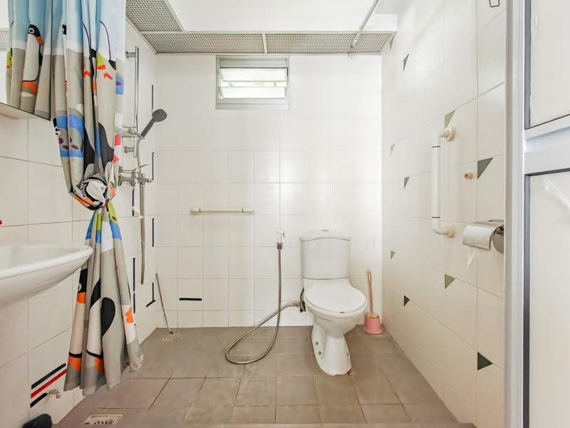 443 Yishun Avenue 11, 443 Yishun Avenue 11, Sembawang / Yishun, 3 Bedrooms, 990 sqft, HDB Flat For Sale, by Ying Ying Cheng, 500283369 - Bathroom - PropertyGuru.com.sg