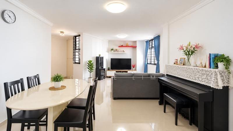 661 Choa Chu Kang Crescent, 661 Choa Chu Kang Crescent, Dairy Farm / Bukit Panjang / Choa Chu Kang, 3 Bedrooms, 1,119 sqft, HDB Flat For Sale, by Chloe Lim, 500283371 - Living Room - PropertyGuru.com.sg