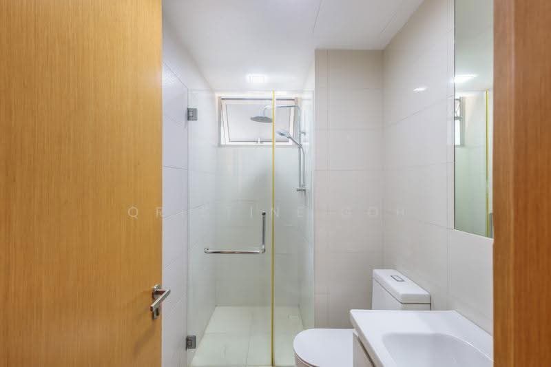 Austville Residences, 11 Sengkang East Avenue, Hougang / Punggol / Sengkang, 3 Bedrooms, 1,023 sqft, Condominium For Sale, by Qristine Goh, 500283386 - Bathroom - PropertyGuru.com.sg