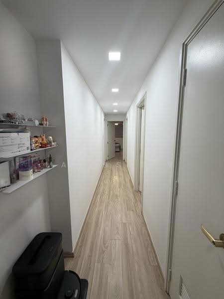 Evergreen Park, 31 Hougang Avenue 7, Hougang / Punggol / Sengkang, 3 Bedrooms, 1,023 sqft, Condominium For Sale, by Markus Tay, 500283399 - Corridor - PropertyGuru.com.sg