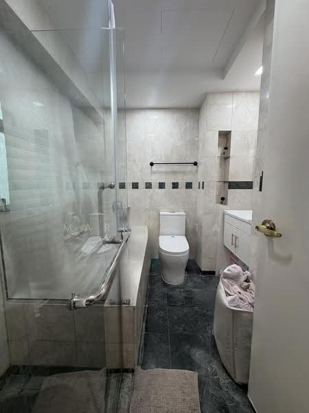Evergreen Park, 31 Hougang Avenue 7, Hougang / Punggol / Sengkang, 3 Bedrooms, 1,023 sqft, Condominium For Sale, by Markus Tay, 500283399 - Bathroom - PropertyGuru.com.sg