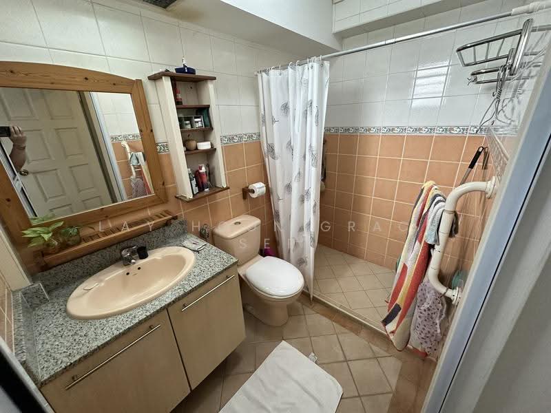 984B Buangkok Link, 984B Buangkok Link, Hougang / Punggol / Sengkang, 3 Bedrooms, 1,184 sqft, HDB Flat For Rent, by Lay Hoon Grace Ser, 500283401 - Bathroom - PropertyGuru.com.sg