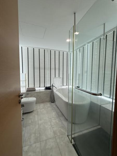 Waterfall Gardens, 8 Farrer Road, Tanglin / Holland / Bukit Timah, 4 Bedrooms, 2,196 sqft, Condominium For Sale, by Linda Zhang, 500283403 - Bathroom - PropertyGuru.com.sg