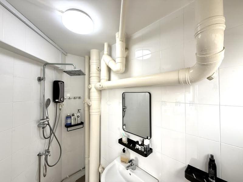 307 Serangoon Avenue 2, 307 Serangoon Avenue 2, Hougang / Punggol / Sengkang, 3 Bedrooms, 1,022 sqft, HDB Flat For Rent, by Shaun Chen 陈韵百, 500283404 - Bathroom - PropertyGuru.com.sg