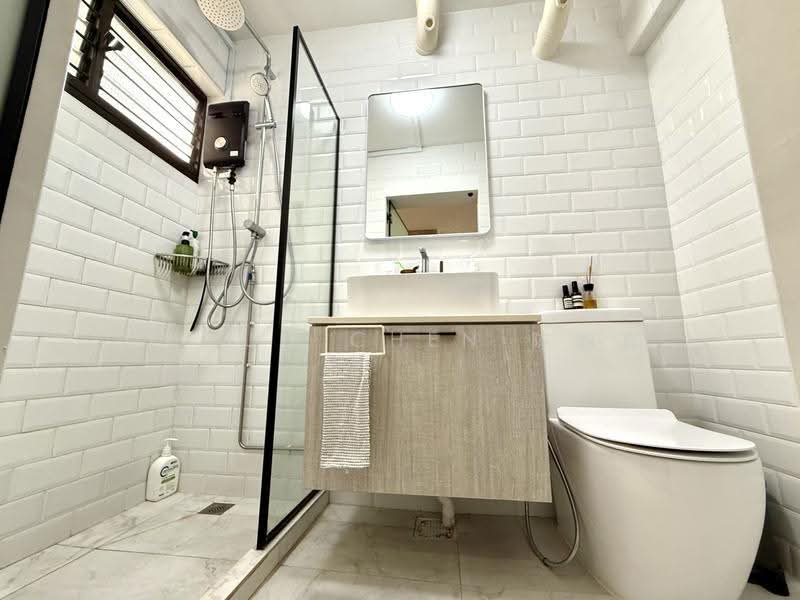 307 Serangoon Avenue 2, 307 Serangoon Avenue 2, Hougang / Punggol / Sengkang, 3 Bedrooms, 1,022 sqft, HDB Flat For Rent, by Shaun Chen 陈韵百, 500283404 - Bathroom - PropertyGuru.com.sg