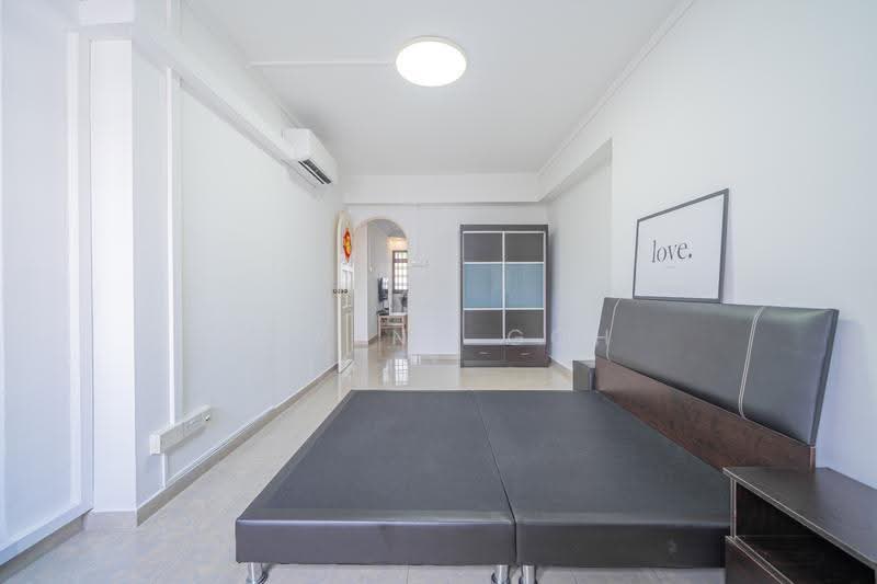 173 Hougang Avenue 1, 173 Hougang Avenue 1, Hougang / Punggol / Sengkang, 3 Bedrooms, 1,076 sqft, HDB Flat For Sale, by Serena Goh, 500283405 - Master Bedroom - PropertyGuru.com.sg