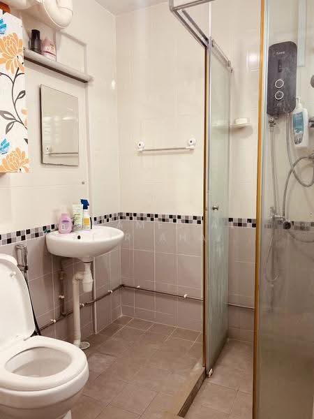 601 Bedok Reservoir Road, 601 Bedok Reservoir Road, Bedok / Upper East Coast, 3 Bedrooms, 1,302 sqft, HDB Flat For Sale, by Mohamed Ali Safir Ahamed, 500283407 - Bathroom - PropertyGuru.com.sg