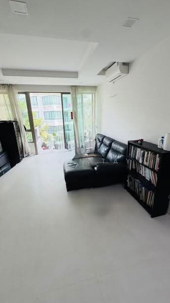 Casa Merah, 50 Tanah Merah Kechil Avenue, Bedok / Upper East Coast, 3 Bedrooms, 1,346 sqft, Condominium For Sale, by Alvin Tay, 500283434 - Living Room - PropertyGuru.com.sg