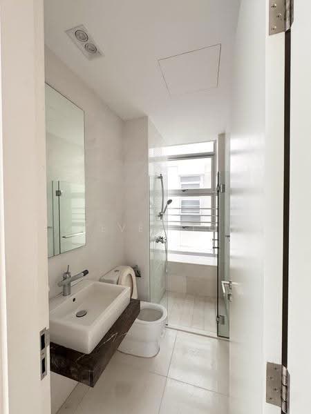Cairnhill Residences, 31 Cairnhill Circle, Orchard / River Valley, 3 Bedrooms, 2,238 sqft, Apartment For Rent, by Steven Toh, 500283437 - Bathroom - PropertyGuru.com.sg