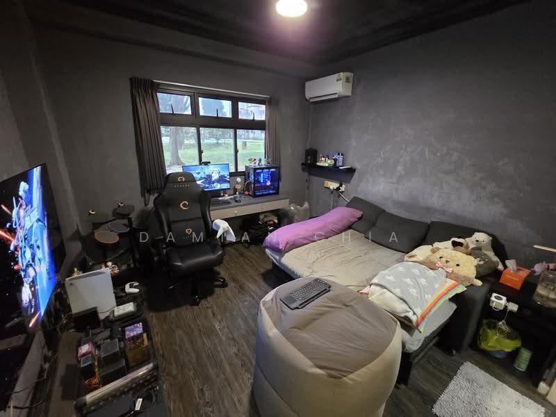 681 Choa Chu Kang Crescent, 681 Choa Chu Kang Crescent, Dairy Farm / Bukit Panjang / Choa Chu Kang, 3 Bedrooms, 1,108 sqft, HDB Flat For Sale, by Damian Chia, 500283438 - Study - PropertyGuru.com.sg