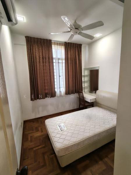 Parc Oasis, 41 Jurong East Avenue 1, Boon Lay / Jurong / Tuas, 3 Bedrooms, 1,378 sqft, Condominium For Rent, by KENNETH SIM, 500283442 - Bedroom 3 - PropertyGuru.com.sg