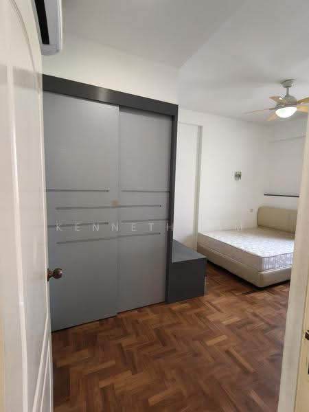 Parc Oasis, 41 Jurong East Avenue 1, Boon Lay / Jurong / Tuas, 3 Bedrooms, 1,378 sqft, Condominium For Rent, by KENNETH SIM, 500283442 - Bedroom 2 Queen bed - PropertyGuru.com.sg