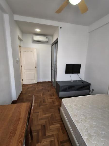 Parc Oasis, 41 Jurong East Avenue 1, Boon Lay / Jurong / Tuas, 3 Bedrooms, 1,378 sqft, Condominium For Rent, by KENNETH SIM, 500283442 - Bedroom 2 Queen bed - PropertyGuru.com.sg