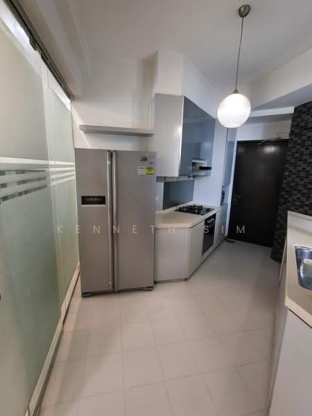 Parc Oasis, 41 Jurong East Avenue 1, Boon Lay / Jurong / Tuas, 3 Bedrooms, 1,378 sqft, Condominium For Rent, by KENNETH SIM, 500283442 - Kitchen - PropertyGuru.com.sg