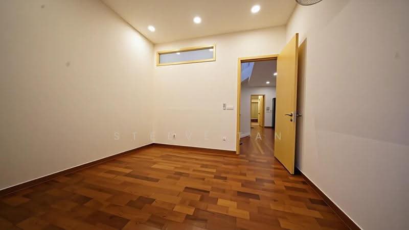 Detached size Freehold Semi Detached at Great Location, Jalan Greja, East Coast / Marine Parade, 5 Bedrooms, 4,519 sqft, Semi-Detached House For Sale, by Steeve Tan, 500283461 - Interior - PropertyGuru.com.sg