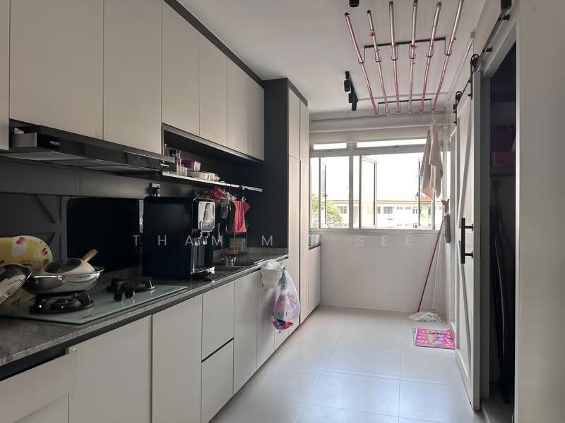 110 Lengkong Tiga, 110 Lengkong Tiga, Eunos / Geylang / Paya Lebar, Room Rental, 120 sqft, HDB Flat For Rent, by Tham Mei See, 500283462 - Kitchen - PropertyGuru.com.sg