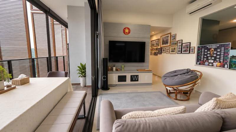 Midwood, 10 Hillview Rise, Dairy Farm / Bukit Panjang / Choa Chu Kang, 4 Bedrooms, 1,249 sqft, Condominium For Sale, by Joyce Wee, 500283472 - Living Room - PropertyGuru.com.sg