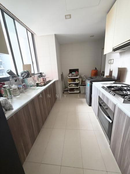 The Luxurie, 21 Compassvale Road, Hougang / Punggol / Sengkang, 3 Bedrooms, 1,055 sqft, Condominium For Sale, by Vanny Lim, 500283490 - Kitchen - PropertyGuru.com.sg