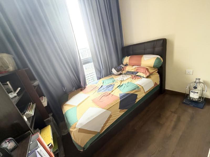 The Luxurie, 21 Compassvale Road, Hougang / Punggol / Sengkang, 3 Bedrooms, 1,055 sqft, Condominium For Sale, by Vanny Lim, 500283490 - Bedroom - PropertyGuru.com.sg