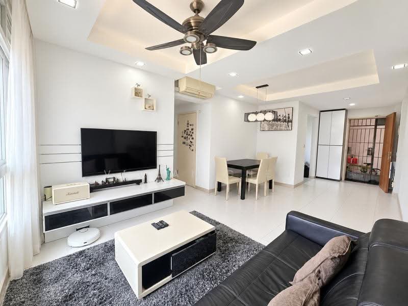 623A Punggol Central, 623A Punggol Central, Hougang / Punggol / Sengkang, 3 Bedrooms, 1,022 sqft, HDB Flat For Sale, by Vivian Chen, 500283491 - Living Room - PropertyGuru.com.sg