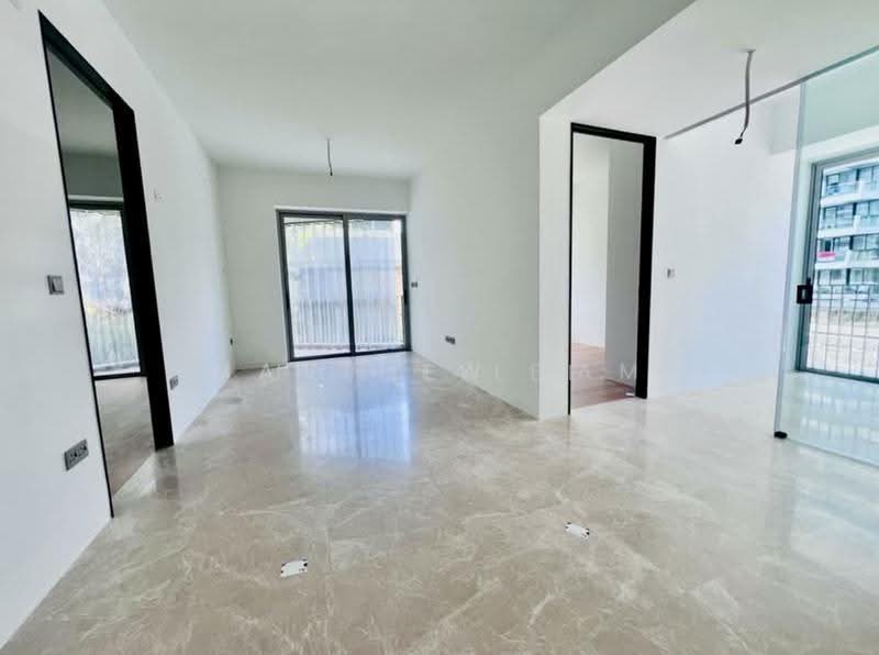 The Reef at King's Dock, 2 Harbourfront Avenue, Harbourfront / Telok Blangah, 2 Bedrooms, 893 sqft, Condominium For Sale, by Junie Lee, 500283497 - Living Room - PropertyGuru.com.sg