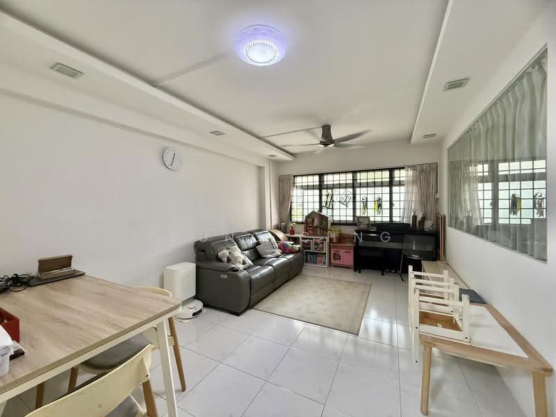 390 Tampines Avenue 7, 390 Tampines Avenue 7, Pasir Ris / Tampines, Room Rental, 108 sqft, HDB Flat For Rent, by Young Chng, 500283499 - Living Room - PropertyGuru.com.sg
