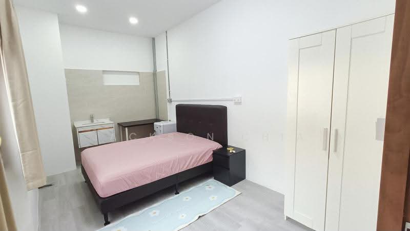 61B Temple Street, Temple Street, Chinatown / Tanjong Pagar, Room Rental, 150 sqft, Shophouse For Rent, by Jackson Chia, 500283512 - Bedroom - PropertyGuru.com.sg
