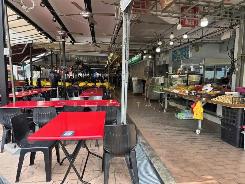Bedok Shopping Complex, 288A Bedok Road, Bedok / Upper East Coast, 835 sqft, Shop / Shophouse For Rent, by Betty Tan, 500283521 - Exterior - CommercialGuru.com.sg