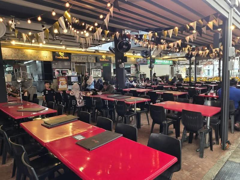 Bedok Shopping Complex, 288A Bedok Road, Bedok / Upper East Coast, 835 sqft, Shop / Shophouse For Rent, by Betty Tan, 500283521 - CommercialGuru.com.sg