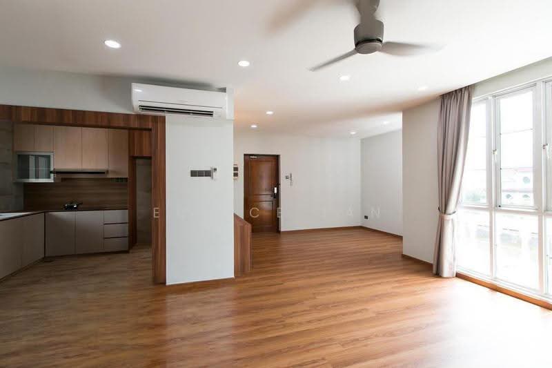 REDUCED PRICE, SELLING BELOW VALUATION, Eunos / Geylang / Paya Lebar, 3 Bedrooms, 1,270 sqft, Walk-up Apartment For Sale, by Eunice Tan, 500283525 - Kitchen - PropertyGuru.com.sg