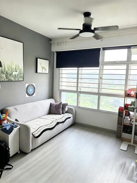 812A Choa Chu Kang Avenue 7, 812A Choa Chu Kang Avenue 7, Dairy Farm / Bukit Panjang / Choa Chu Kang, 3 Bedrooms, 1,001 sqft, HDB Flat For Sale, by Li Xinghua, 500283552 - Living Room - PropertyGuru.com.sg