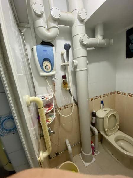213 Ang Mo Kio Avenue 3, 213 Ang Mo Kio Avenue 3, Ang Mo Kio / Bishan / Thomson, 2 Bedrooms, 721 sqft, HDB Flat For Rent, by Belinda Liu, 500283565 - Bathroom - PropertyGuru.com.sg