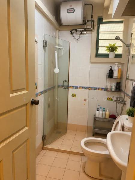 689A Woodlands Drive 75, 689A Woodlands Drive 75, Admiralty / Woodlands, 3 Bedrooms, 1,184 sqft, HDB Flat For Rent, by Edwin Leong, 500283571 - Bathroom - PropertyGuru.com.sg