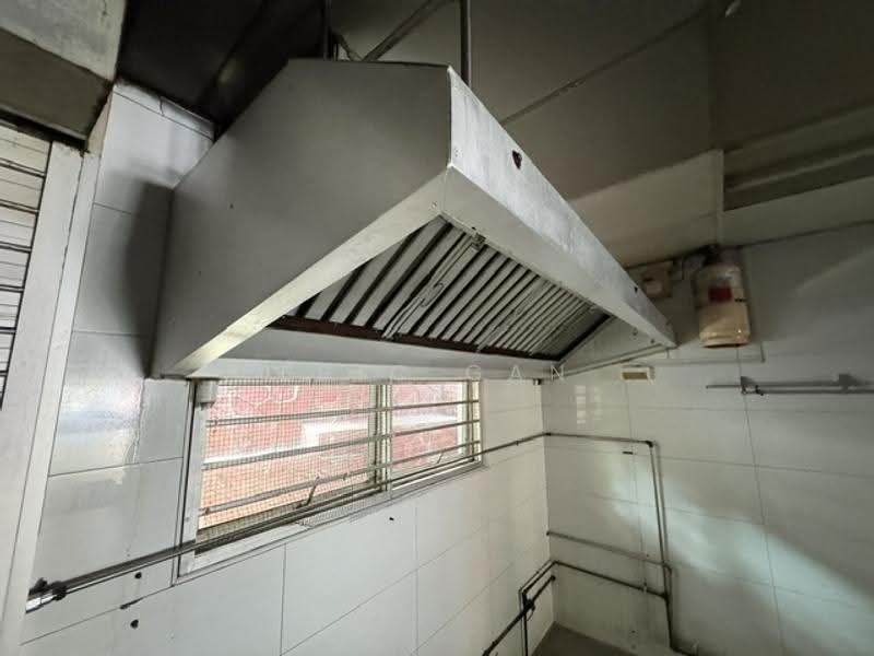 Sembawang Hills Estate, Sembawang Hills Estate, Ang Mo Kio / Bishan / Thomson, 2,712 sqft, Shop / Shophouse For Sale, by Eric Gan, 500283572 - Ground floor Unit - CommercialGuru.com.sg