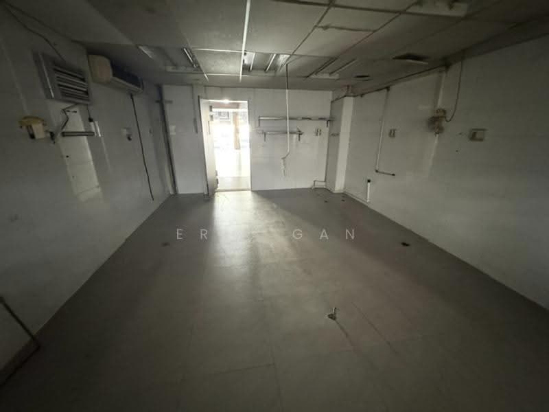 Sembawang Hills Estate, Sembawang Hills Estate, Ang Mo Kio / Bishan / Thomson, 2,712 sqft, Shop / Shophouse For Sale, by Eric Gan, 500283572 - Ground floor Unit - CommercialGuru.com.sg