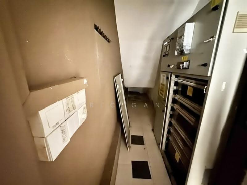 Sembawang Hills Estate, Sembawang Hills Estate, Ang Mo Kio / Bishan / Thomson, 2,712 sqft, Shop / Shophouse For Sale, by Eric Gan, 500283572 - Ground floor Unit - CommercialGuru.com.sg
