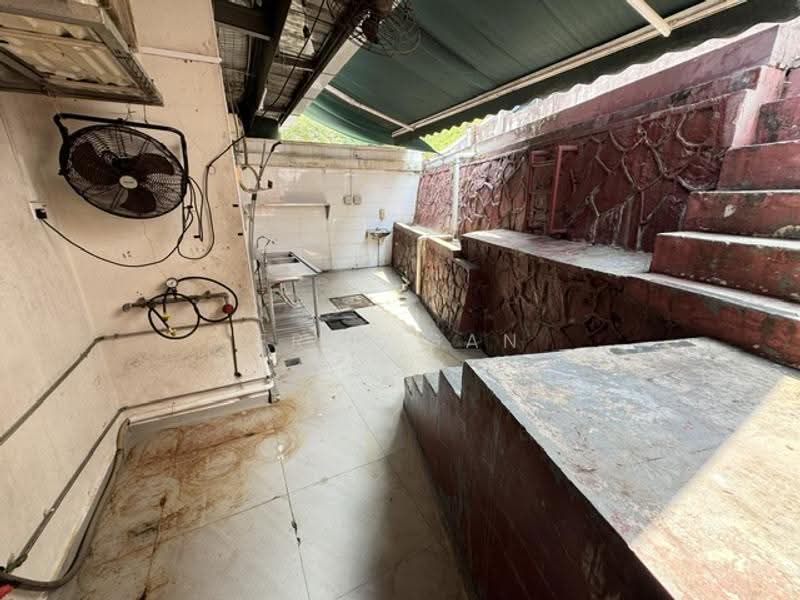 Sembawang Hills Estate, Sembawang Hills Estate, Ang Mo Kio / Bishan / Thomson, 2,712 sqft, Shop / Shophouse For Sale, by Eric Gan, 500283572 - Ground floor Unit - CommercialGuru.com.sg